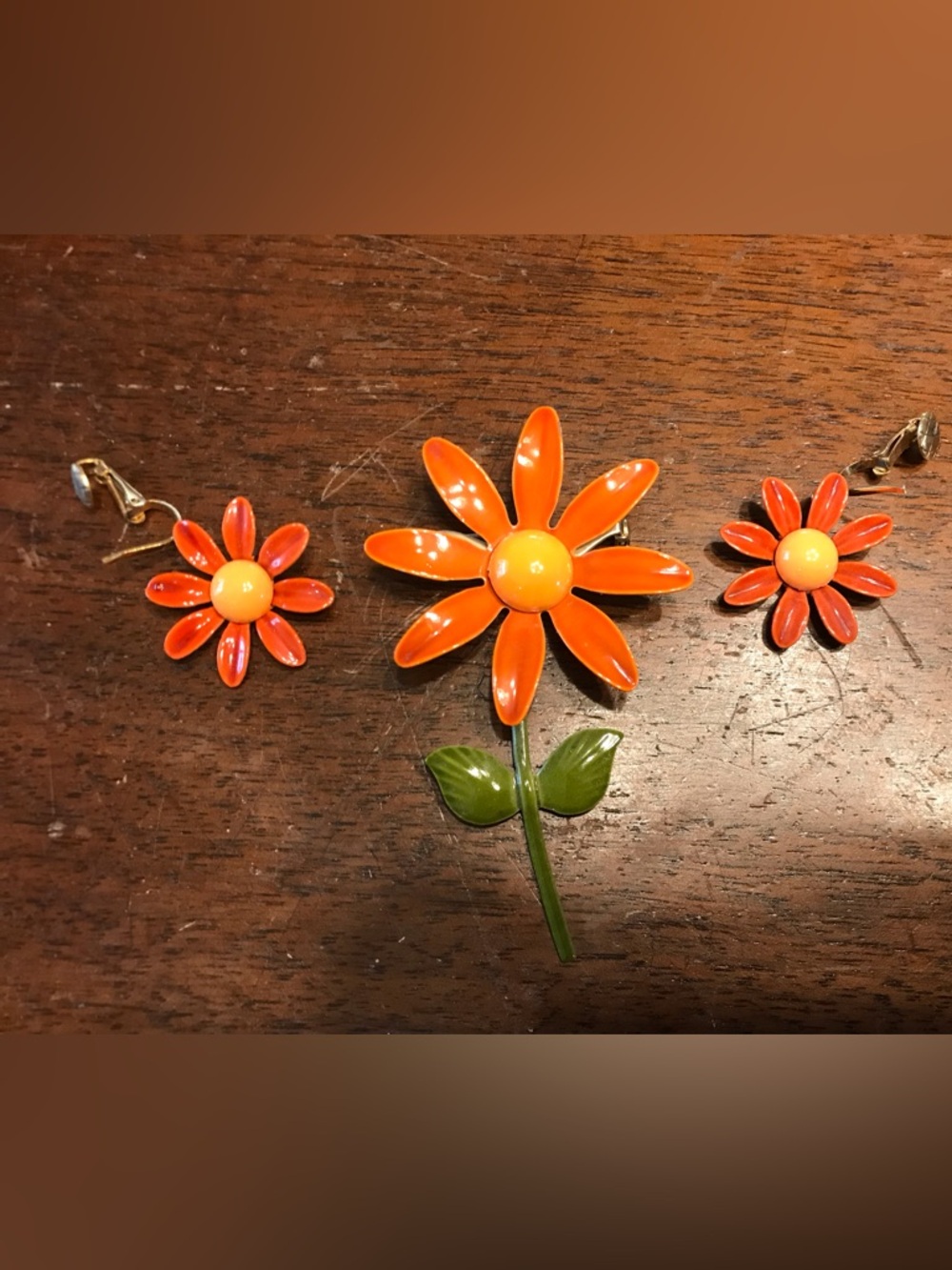 VTG Orange Enamel Daisy Brooch and Earrings Set